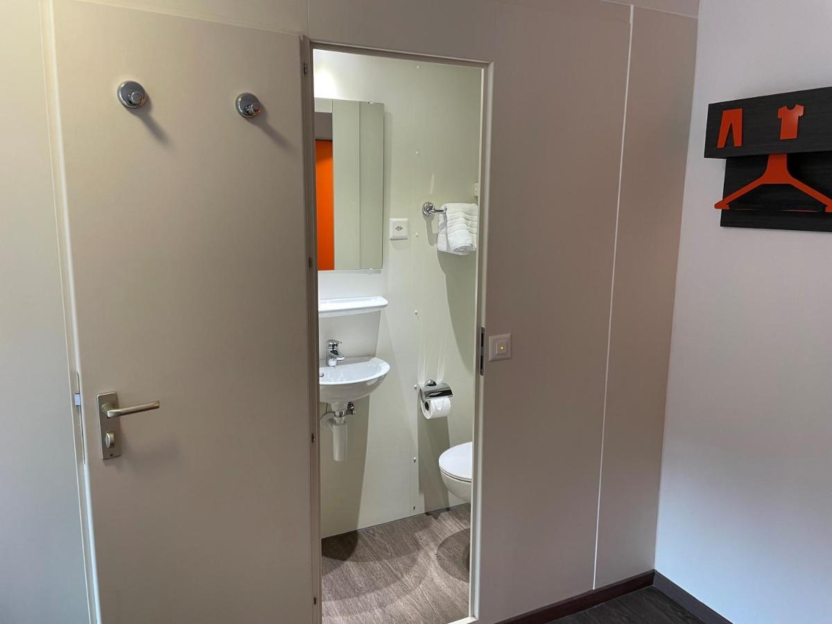Easyhotel Zuerich Limmatplatz エクステリア 写真