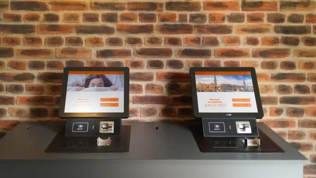 Easyhotel Zuerich Limmatplatz エクステリア 写真